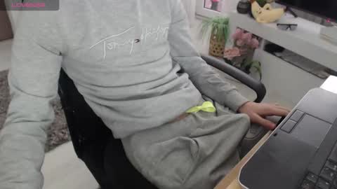 SwetLittleBoy4u online show from January 6, 10:52 am