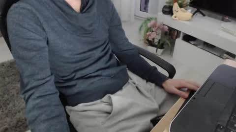 SwetLittleBoy4u online show from January 13, 5:57 am