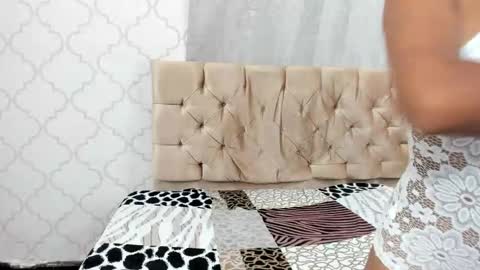 swett_mila_ online show from November 8, 12:05 pm