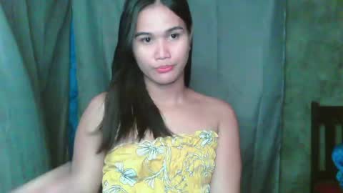 Snapshot of swettie_rhea chatting on April 23, 4:20 pm Rhea online show from April 23, 4:20 pm