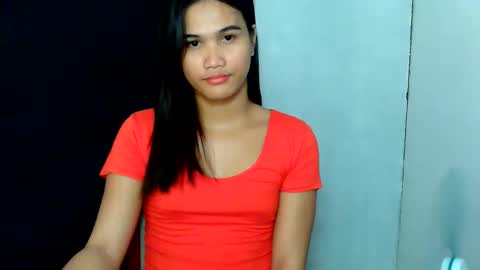 Snapshot of swettie_rhea chatting on June 3, 2:33 pm Rhea online show from June 3, 2:33 pm