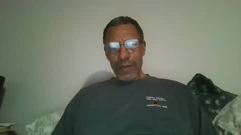 Snapshot of swimmerbod2495 chatting on February 22, 3:29 am swimmerbod2495 online show from February 22, 3:29 am