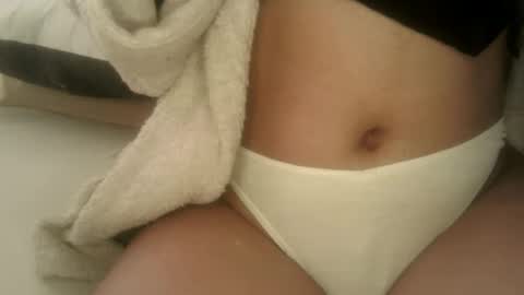 Snapshot of swiri123 chatting on February 15, 12:03 pm swiri123 online show from February 15, 12:03 pm