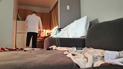 Snapshot of swontguy2025 chatting on October 15, 5:51 am swontguy2025 online show from October 15, 5:51 am