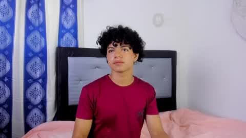 Snapshot of swwet_boy chatting on January 9, 2:18 pm swwet_boy online show from January 9, 2:18 pm