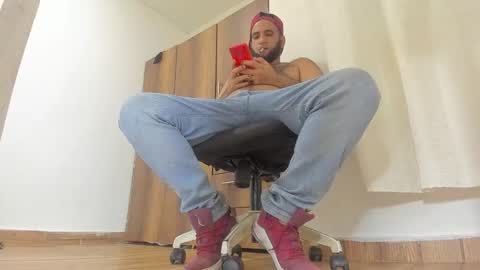 Snapshot of syd_achmed chatting on November 9, 2:54 am Greg online show from November 9, 2:54 am