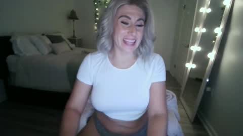 Snapshot of sydryder chatting on January 1, 10:56 pm SydneyRyder online show from January 1, 10:56 pm