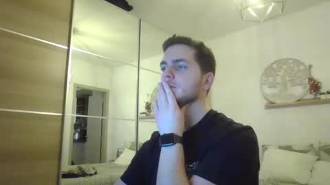 syl092 online show from December 11, 5:04 pm