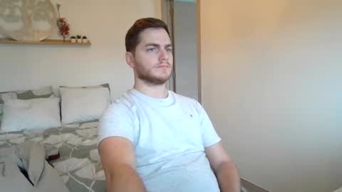 syl092 online show from January 18, 2:12 pm