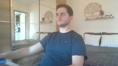 syl092 online show from February 3, 2:13 pm