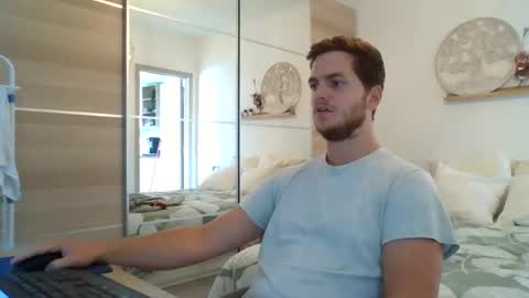 syl092 online show from September 14, 12:04 pm