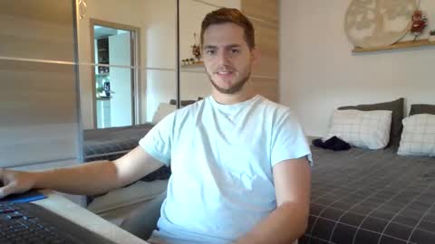 syl092 online show from October 4, 8:56 am