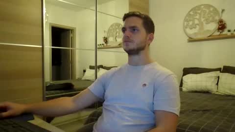 syl092 online show from October 7, 5:21 pm