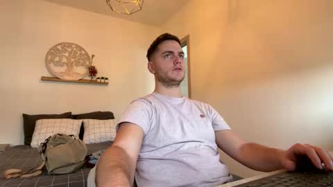 syl092 online show from February 12, 10:54 am