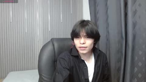 sylasfrost online show from March 16, 1:33 am