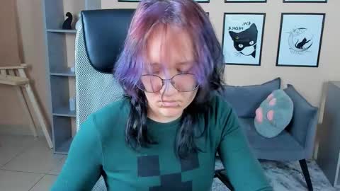 syllviareed online show from January 8, 10:06 am