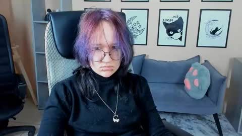 syllviareed online show from January 10, 10:06 am