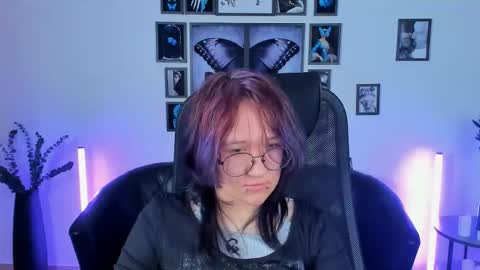 syllviareed online show from January 11, 10:09 am