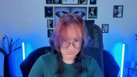 syllviareed online show from January 12, 10:09 am