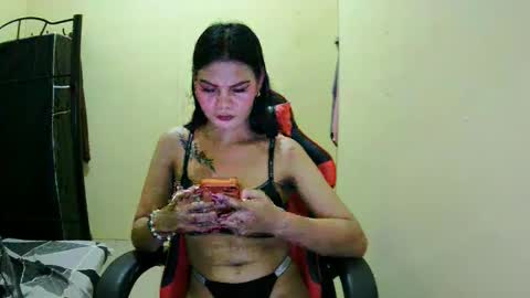 Snapshot of sylviafoxxx chatting on April 6, 3:13 pm sylviafoxxx online show from April 6, 3:13 pm