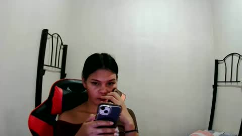 Snapshot of sylviafoxxx chatting on May 19, 5:14 am sylviafoxxx online show from May 19, 5:14 am