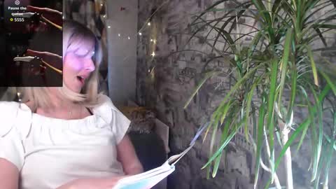 Sylvia online show from December 4, 7:06 am