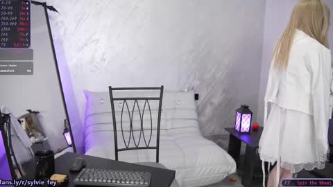 Sylvie online show from October 18, 11:38 pm