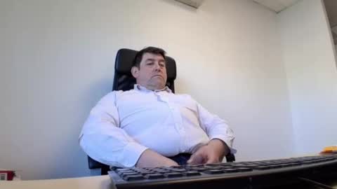 Snapshot of sympa_trique chatting on April 23, 8:57 am sympa_trique online show from April 23, 8:57 am