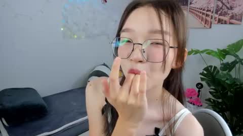Snapshot of syuri_sun chatting on June 21, 3:47 pm Yuki online show from June 21, 3:47 pm