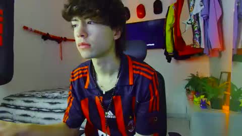 Snapshot of t0n3r chatting on October 17, 2:04 am TONER online show from October 17, 2:04 am