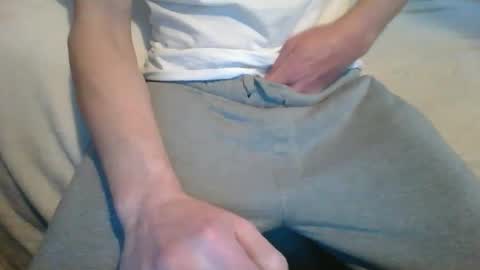 Snapshot of t8xxx3 chatting on March 5, 7:17 pm t8xxx3 online show from March 5, 7:17 pm