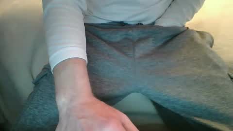 Snapshot of t8xxx3 chatting on March 9, 1:26 pm t8xxx3 online show from March 9, 1:26 pm