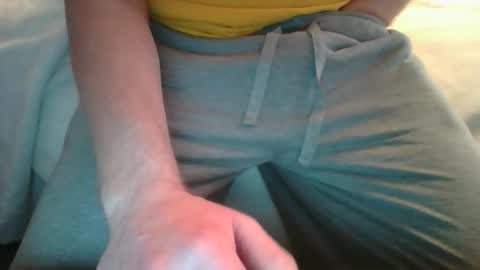 Snapshot of t8xxx3 chatting on February 15, 10:06 pm t8xxx3 online show from February 15, 10:06 pm