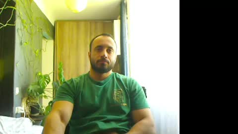 Snapshot of t_huracane chatting on May 9, 7:35 am Huracane online show from May 9, 7:35 am