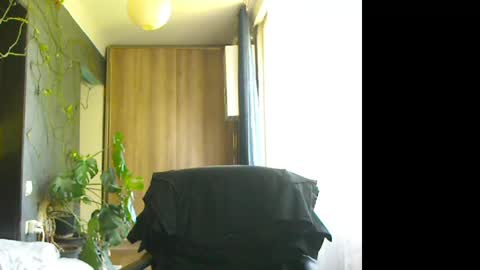 Snapshot of t_huracane chatting on May 11, 5:24 am Huracane online show from May 11, 5:24 am