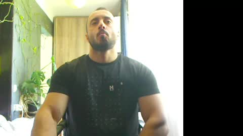 Snapshot of t_huracane chatting on May 28, 7:27 am Huracane online show from May 28, 7:27 am