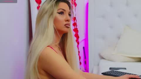 Snapshot of taahiraarabian chatting on February 26, 5:17 pm Arianna online show from February 26, 5:17 pm