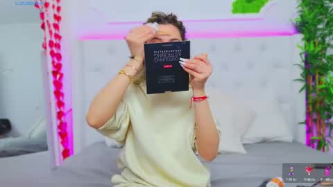 Snapshot of taahiraarabian chatting on March 10, 1:21 pm Arianna online show from March 10, 1:21 pm