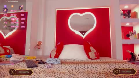 Taby Jhoson online show from October 1, 12:33 pm