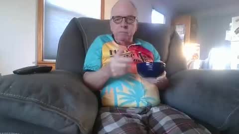 Snapshot of tacrunner66_ chatting on February 10, 5:17 pm tacrunner66_ online show from February 10, 5:17 pm