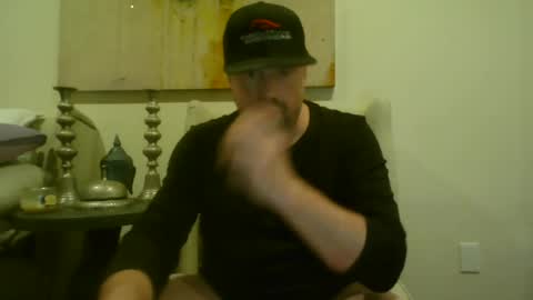 TaiBoi online show from December 28, 9:42 am