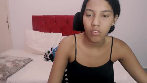 Snapshot of tainara_ebonny chatting on October 13, 7:14 pm Tainara online show from October 13, 7:14 pm