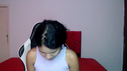 Snapshot of tainara_ebonny chatting on October 18, 7:14 pm Tainara online show from October 18, 7:14 pm