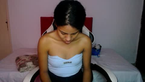 Snapshot of tainara_ebonny chatting on October 19, 7:14 pm Tainara online show from October 19, 7:14 pm