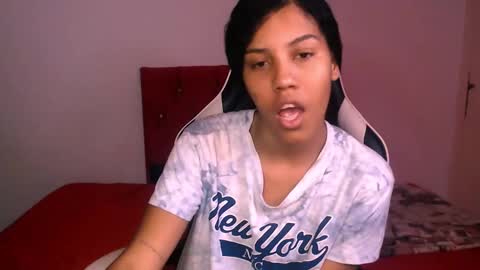Snapshot of tainara_ebonny chatting on October 20, 7:14 pm Tainara online show from October 20, 7:14 pm