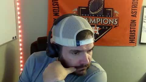 TaintNuzzler online show from March 3, 9:00 am