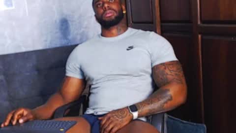 Tairon Tucke online show from December 2, 3:58 am