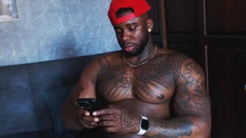 Tairon Tucke online show from December 4, 10:08 pm