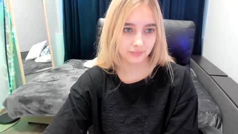 Snapshot of taisia_hot chatting on July 23, 8:01 am Taisia online show from July 23, 8:01 am