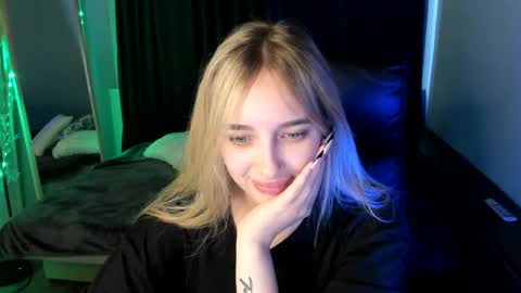 Snapshot of taisia_hot chatting on July 27, 8:10 am Taisia online show from July 27, 8:10 am